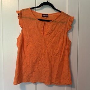 ✨ANY 2 FOR 15 ANY 3 FOR 20✨- NWOT Lineas Eyelet Lace Top